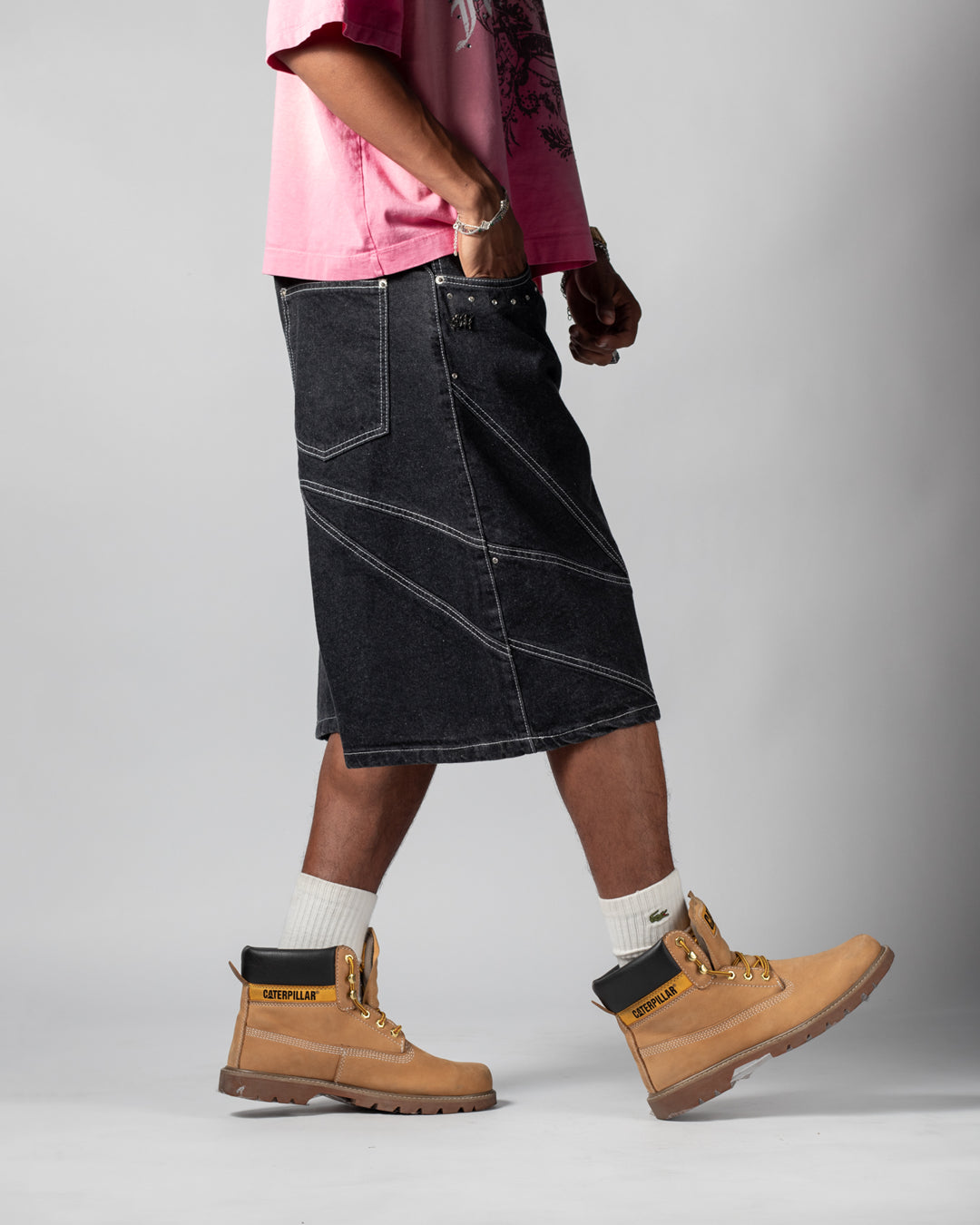 Jort raw denim cut black