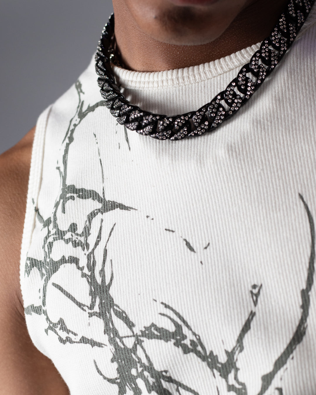 Tank top spikes white