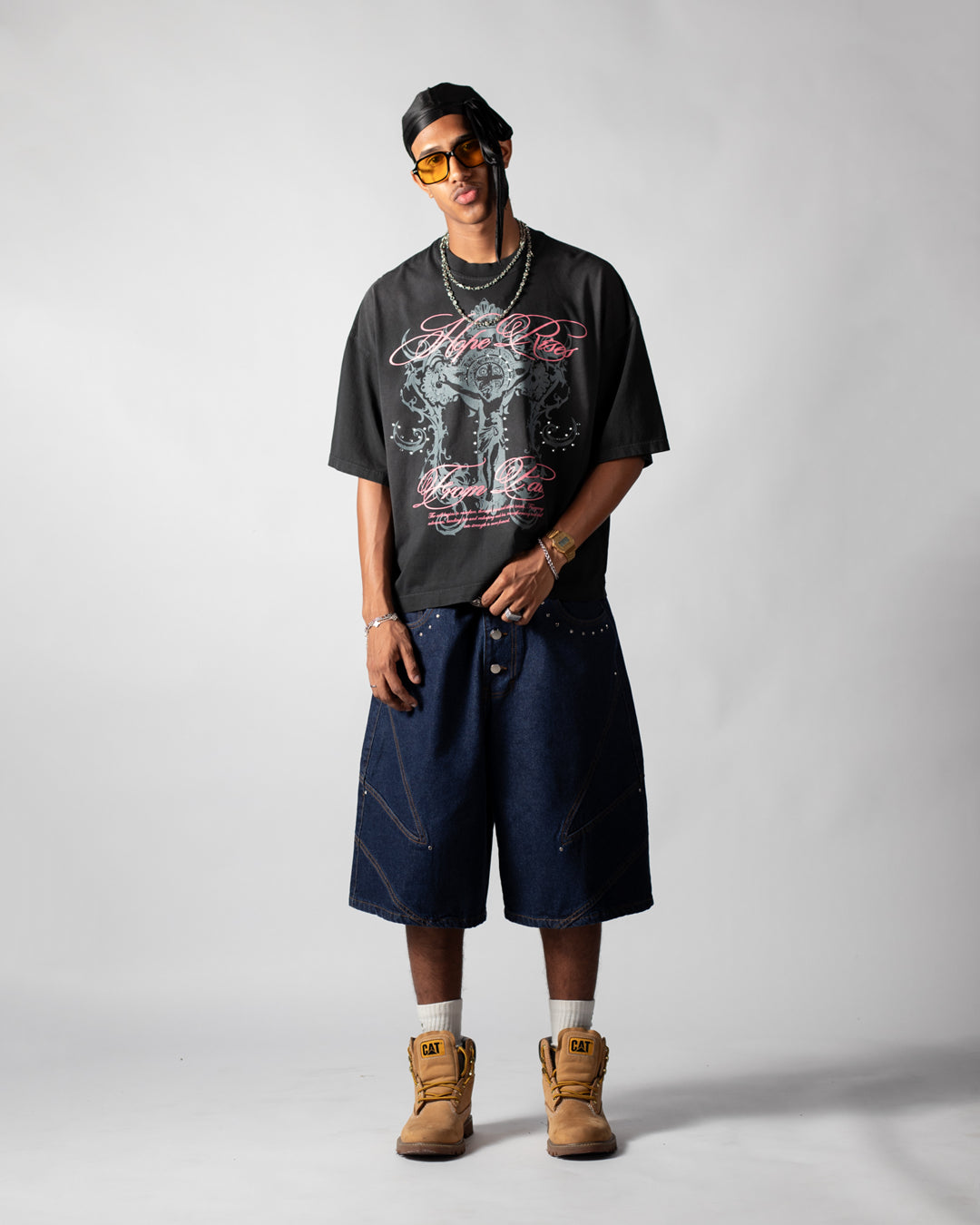 Tee boxy washed sacred rises black