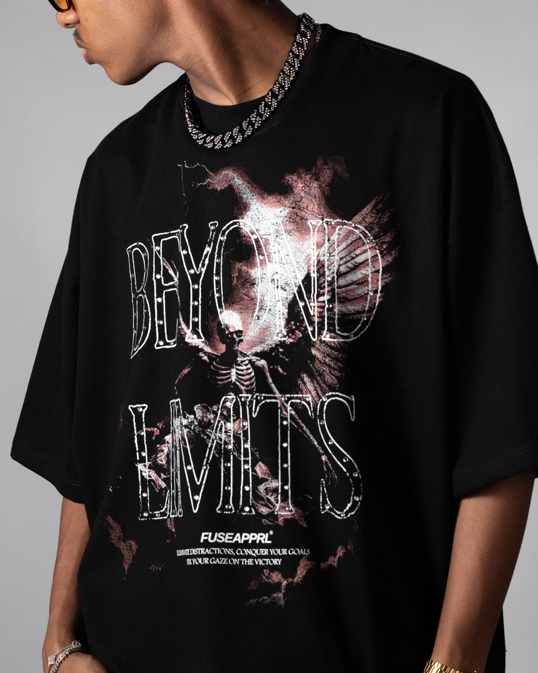 Tee Boxy Beyond Limits Black